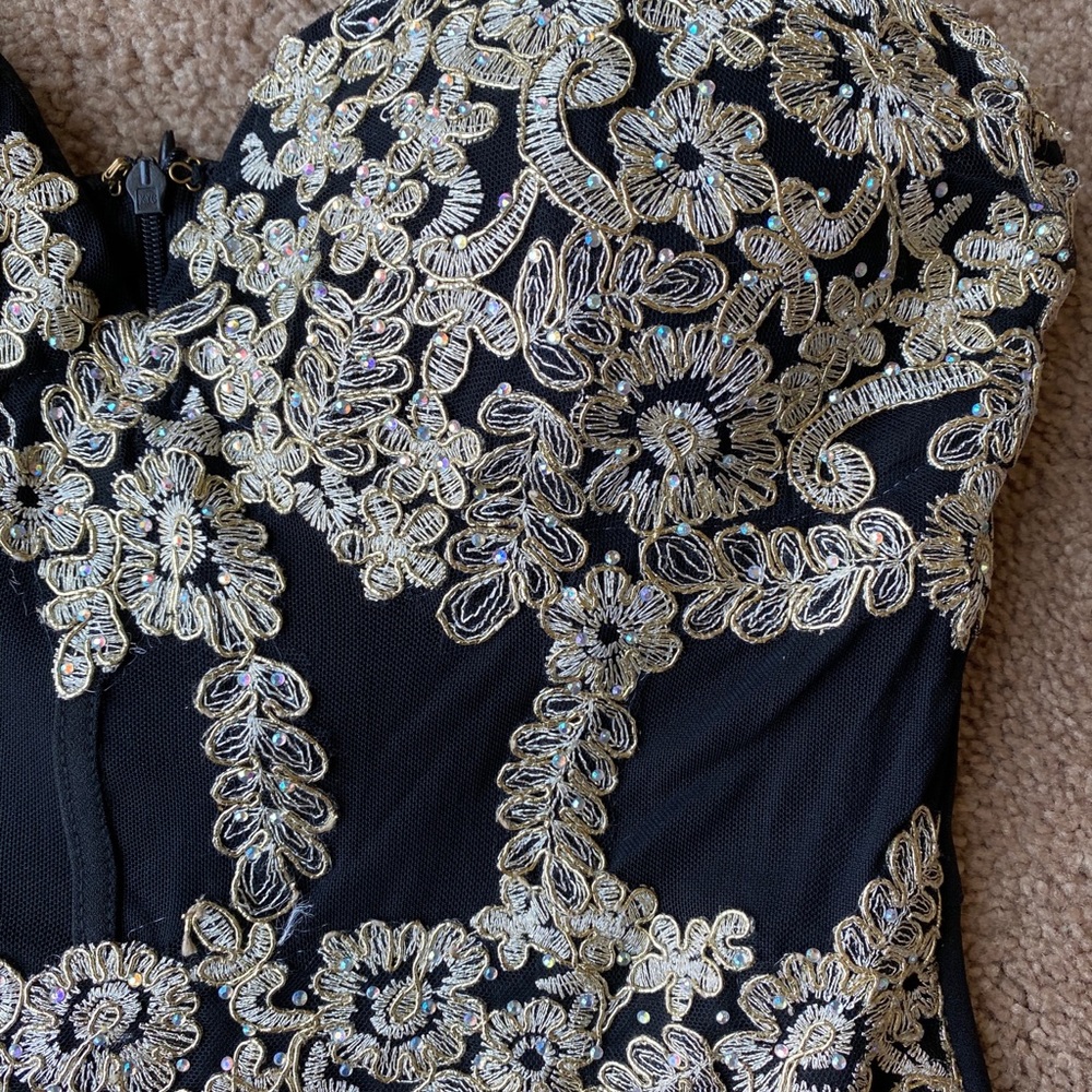 Dress - Picture 2 of 5